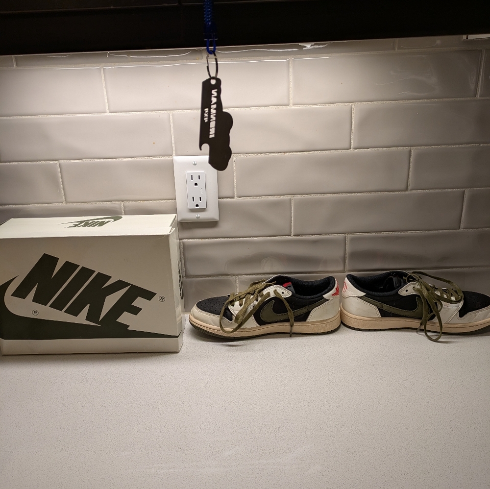 Travis Scott Sneakers - image 2